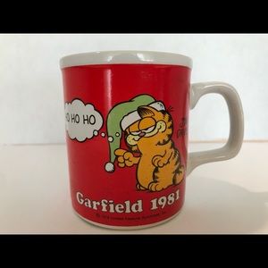 Garfield Jim Davis 1981 
Coffee Mug Cup Christmas